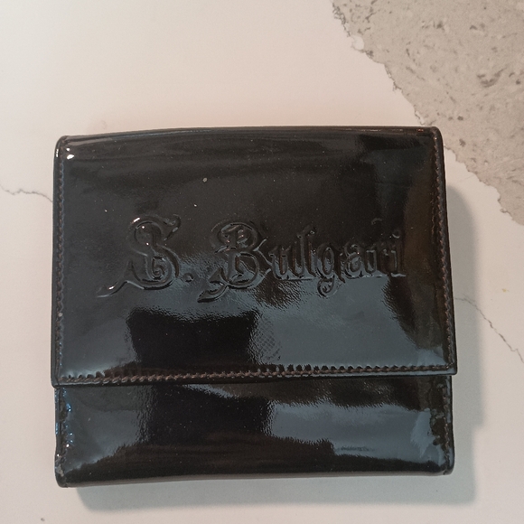 S BVLGARI Black Patent Leather Buckle Medium Wallet